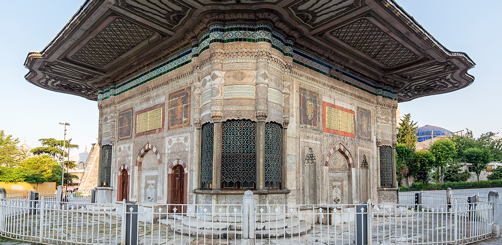 Merhamet ve Karz-ı Hasen (Güzel Borç)