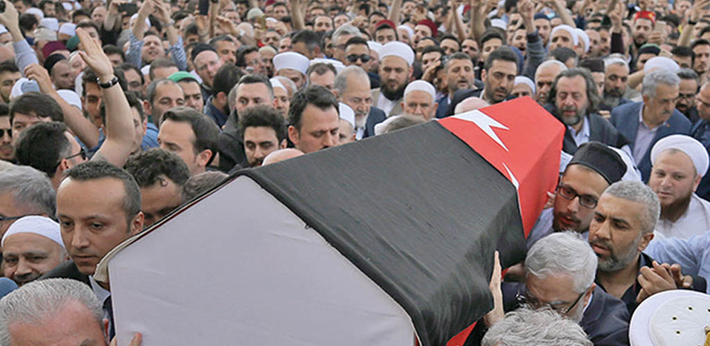 Bir Osmanlı Çınarı idi KADİR MISIROĞLU