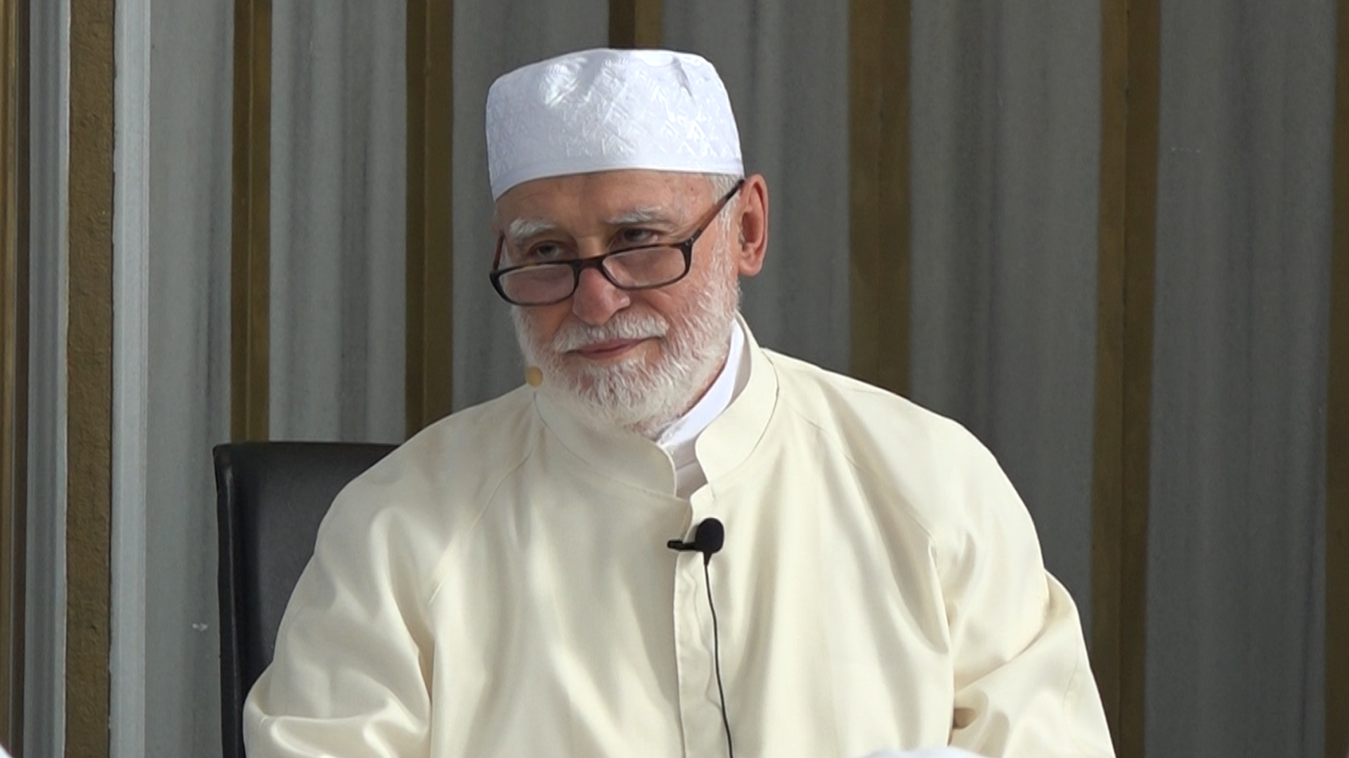 Dünyâyı Âhirete Tercih Etmek, Damlayı Deryâya Tercih Etmektir