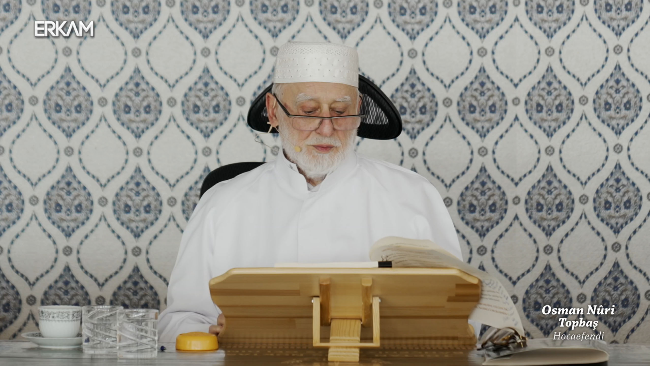 Emsâlsiz Örnek Şahsiyet